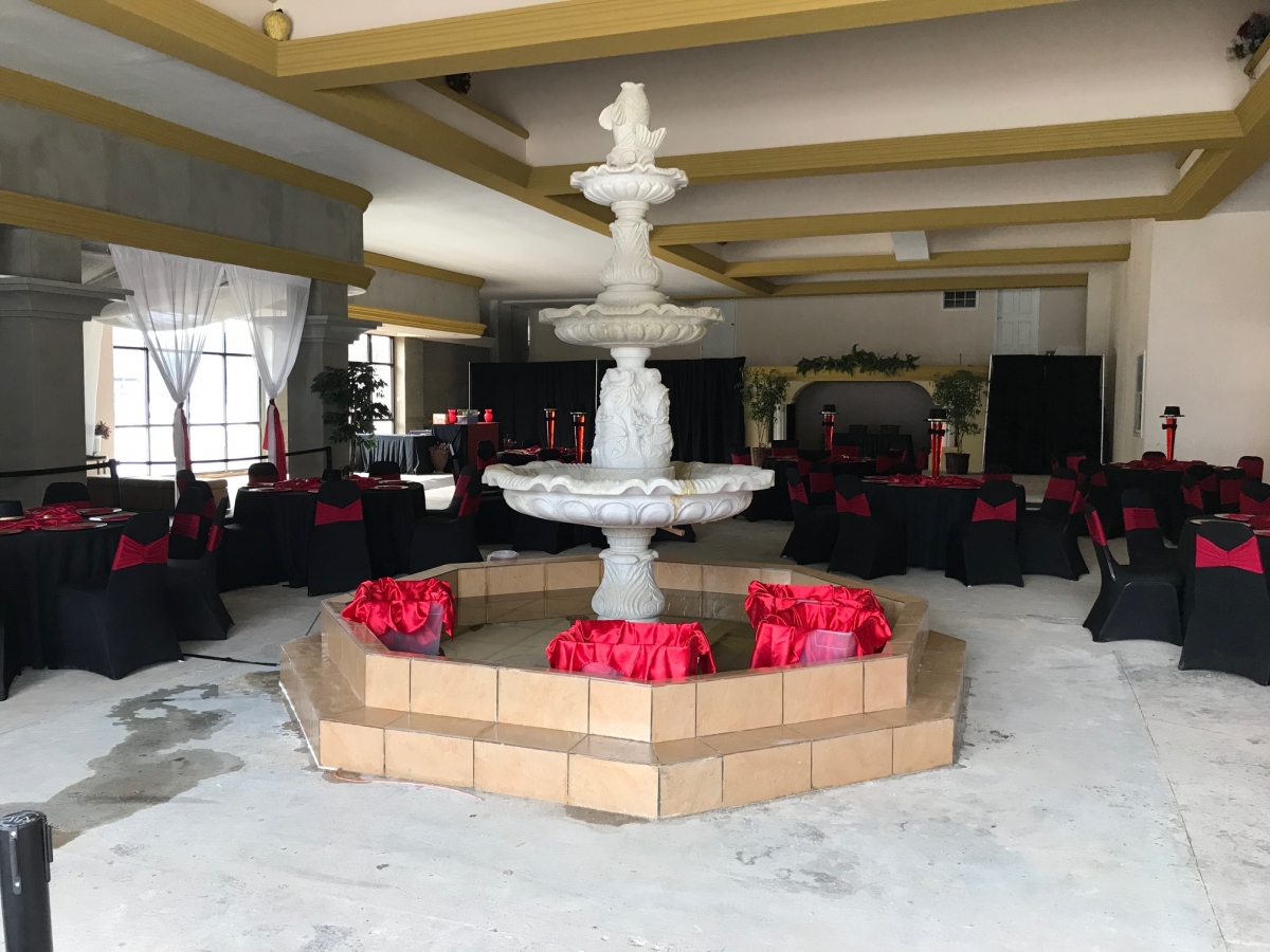 Ballroom and banquet venue at Melvin's Landing